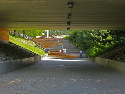 Pedestian Walkway between Whistler and Blackcomb